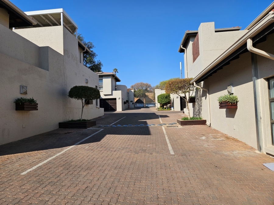 To Let 3 Bedroom Property for Rent in Hyde Park Gauteng