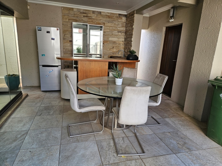 To Let 3 Bedroom Property for Rent in Hyde Park Gauteng