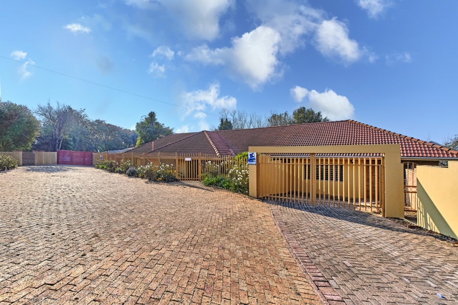 4 Bedroom Property for Sale in Florida Hills Gauteng