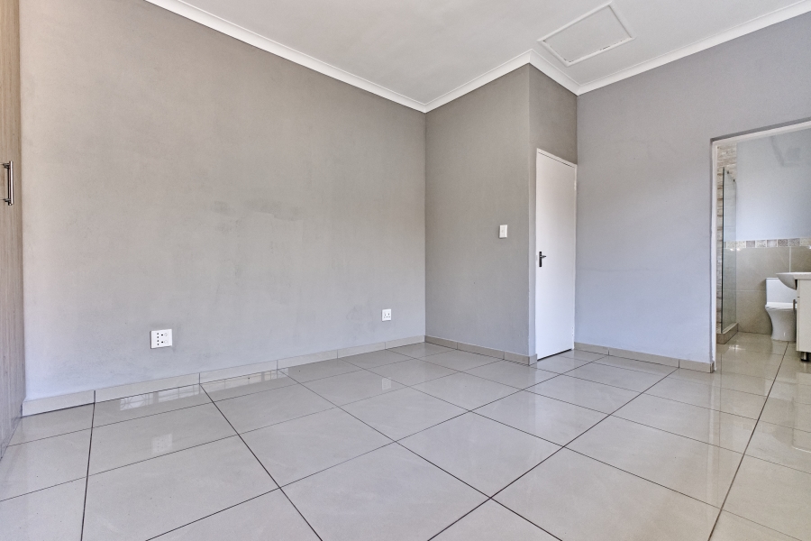 4 Bedroom Property for Sale in Florida Hills Gauteng