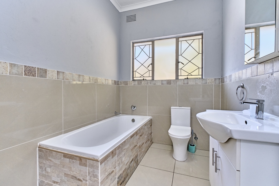 4 Bedroom Property for Sale in Florida Hills Gauteng