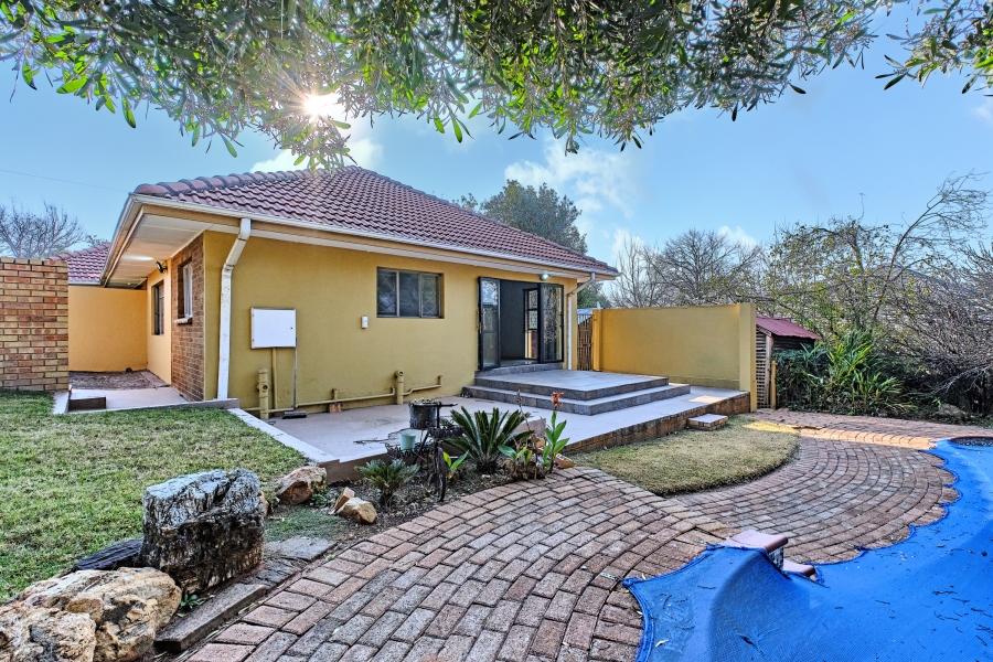 4 Bedroom Property for Sale in Florida Hills Gauteng