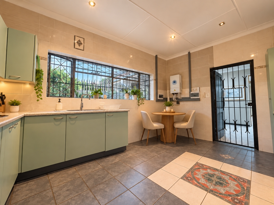 4 Bedroom Property for Sale in Florida Hills Gauteng
