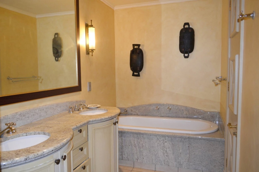 1 Bedroom Property for Sale in Sandton Central Gauteng