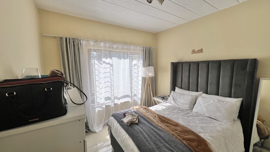 2 Bedroom Property for Sale in Paulshof Gauteng