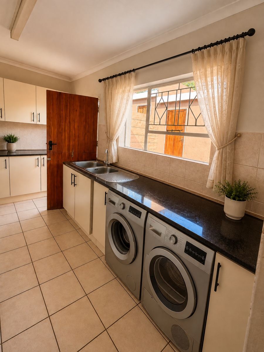 3 Bedroom Property for Sale in Buccleuch Gauteng