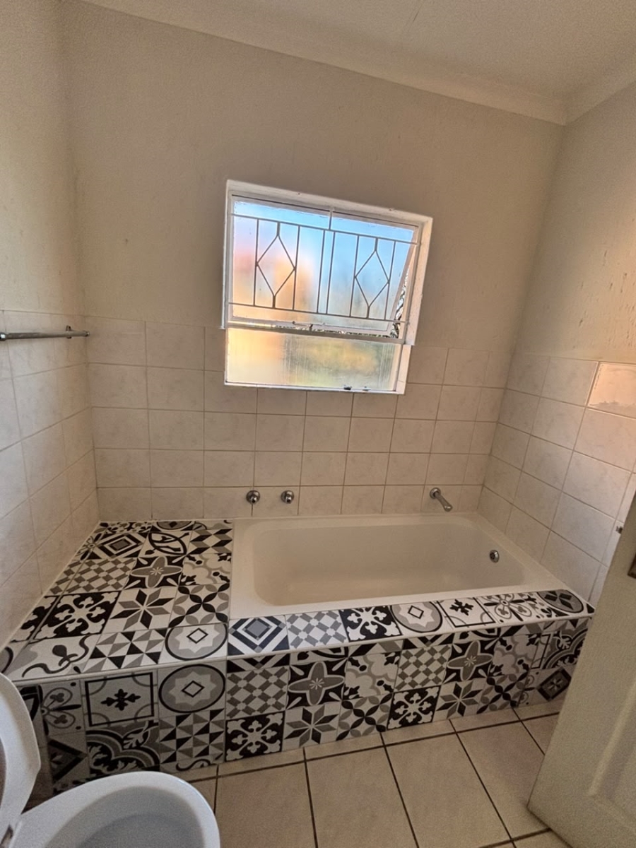 3 Bedroom Property for Sale in Buccleuch Gauteng