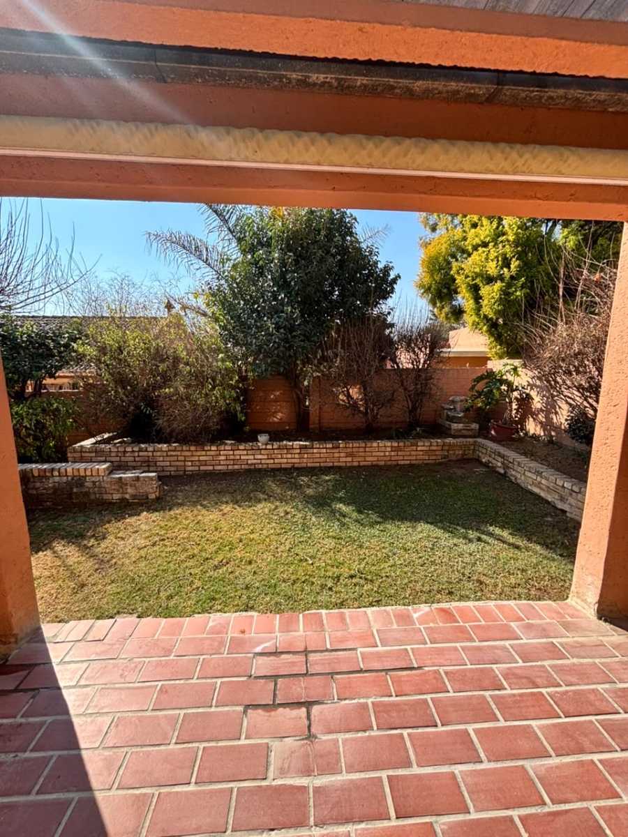 3 Bedroom Property for Sale in Buccleuch Gauteng