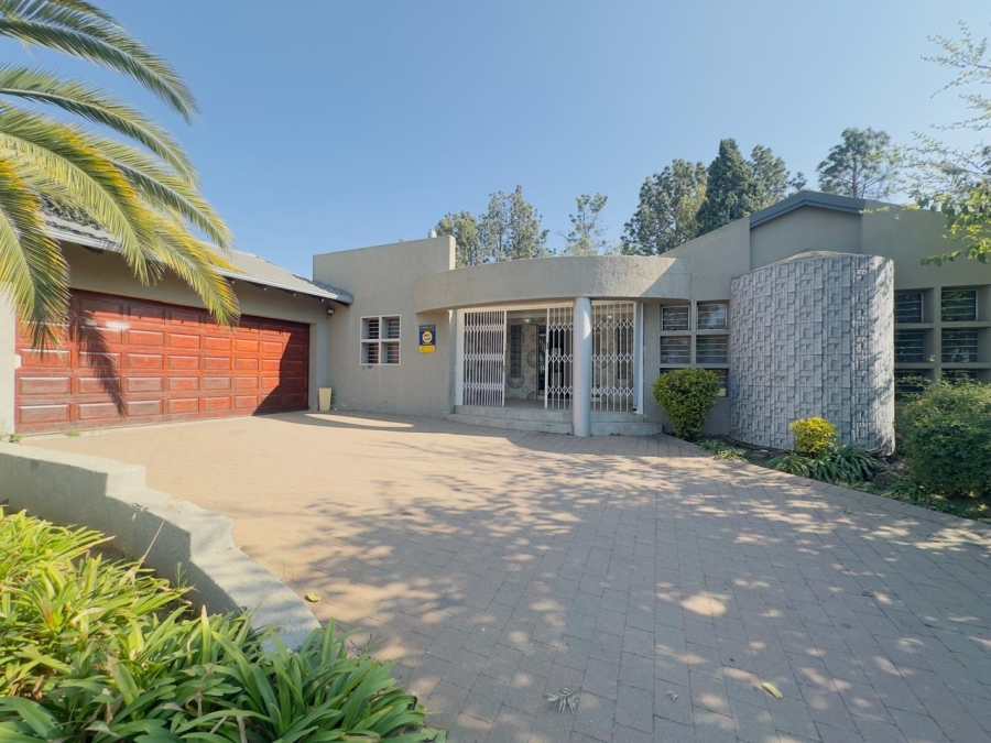 To Let 4 Bedroom Property for Rent in Vorna Valley Gauteng