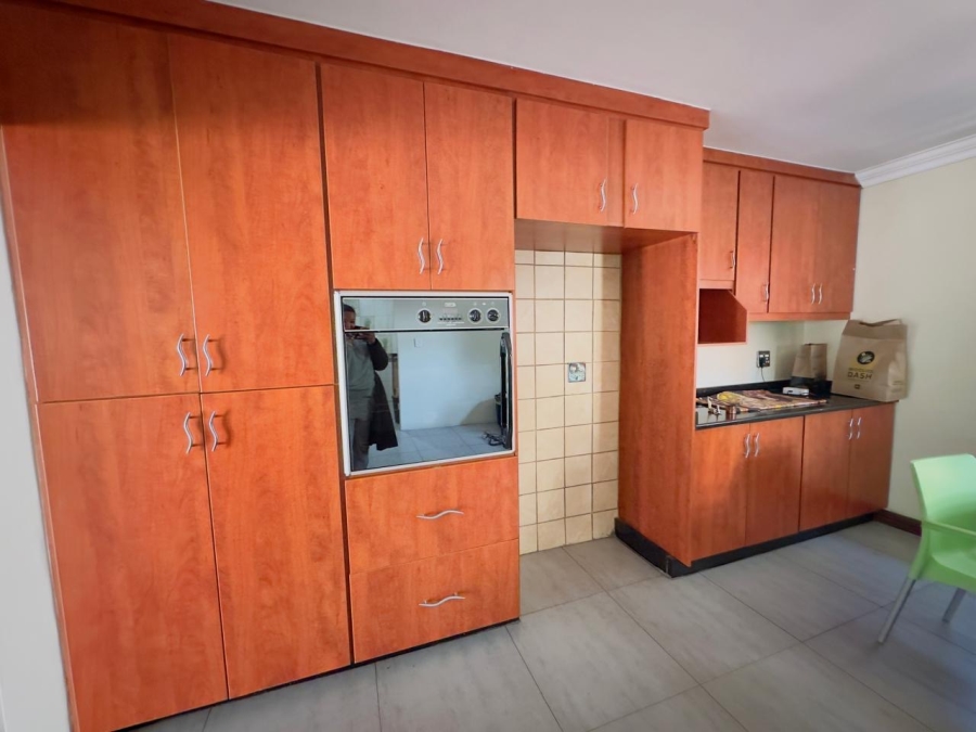 To Let 4 Bedroom Property for Rent in Vorna Valley Gauteng