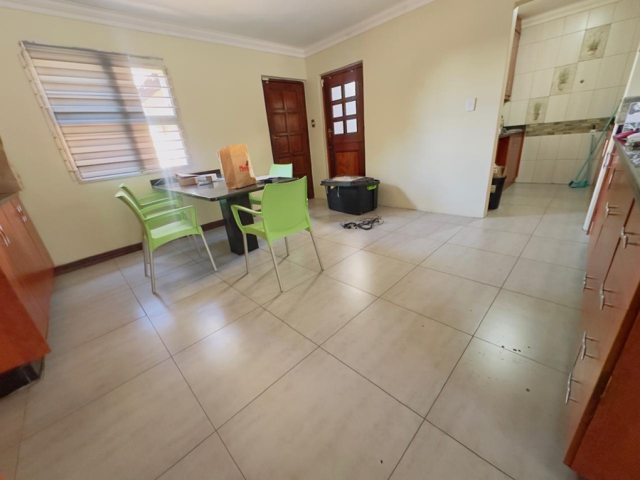 To Let 4 Bedroom Property for Rent in Vorna Valley Gauteng