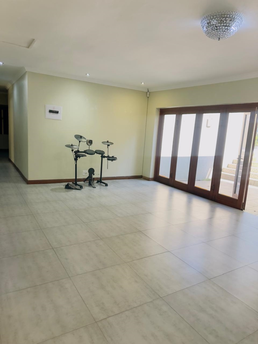 To Let 4 Bedroom Property for Rent in Vorna Valley Gauteng