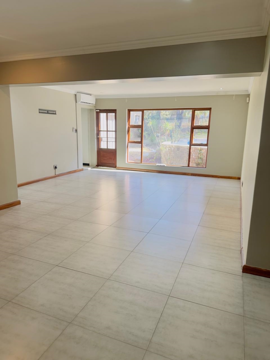 To Let 4 Bedroom Property for Rent in Vorna Valley Gauteng