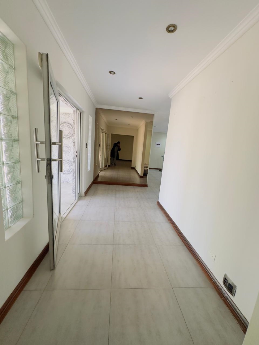 To Let 4 Bedroom Property for Rent in Vorna Valley Gauteng