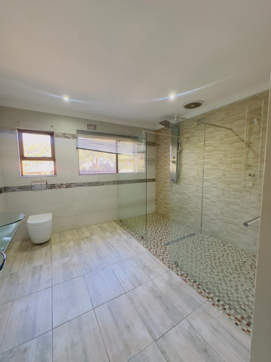 To Let 4 Bedroom Property for Rent in Vorna Valley Gauteng