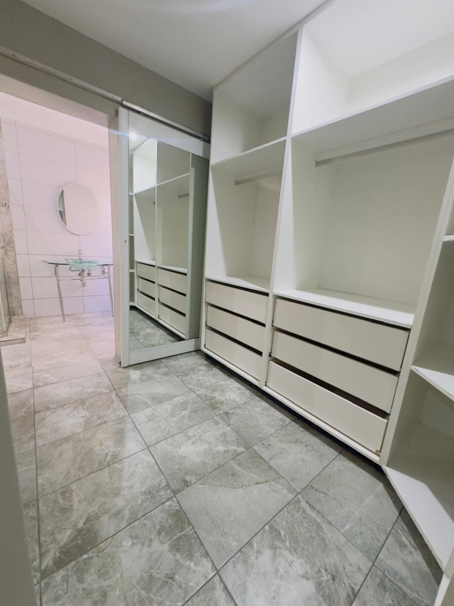 To Let 4 Bedroom Property for Rent in Vorna Valley Gauteng