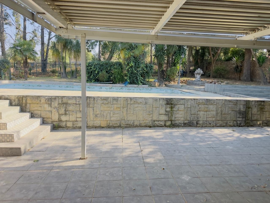 To Let 4 Bedroom Property for Rent in Vorna Valley Gauteng