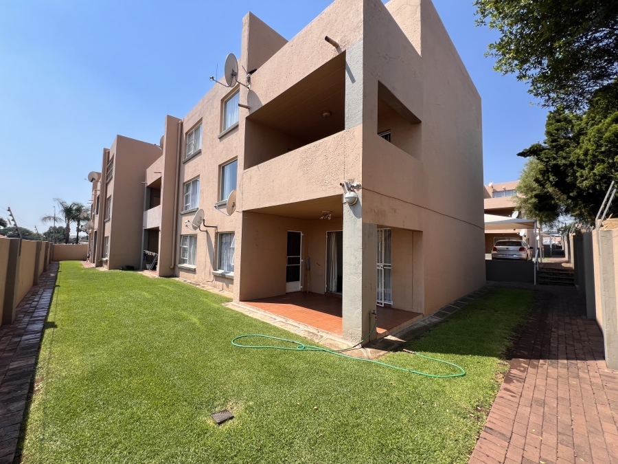 To Let 2 Bedroom Property for Rent in Randhart Gauteng