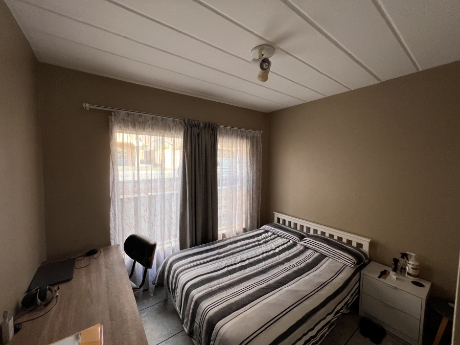 To Let 2 Bedroom Property for Rent in Randhart Gauteng
