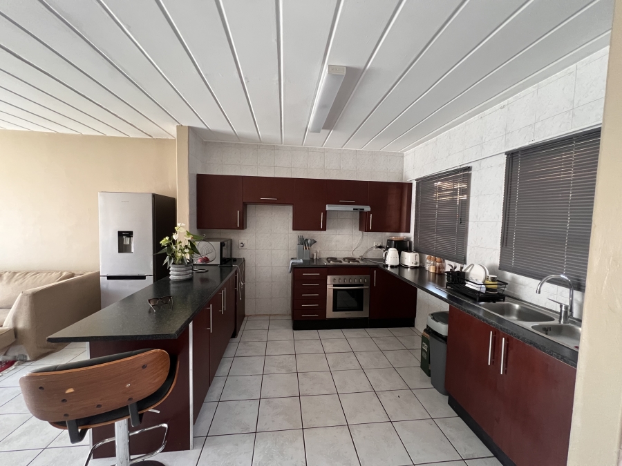 To Let 2 Bedroom Property for Rent in Randhart Gauteng