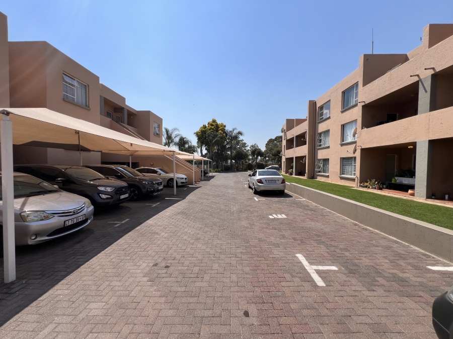 To Let 2 Bedroom Property for Rent in Randhart Gauteng