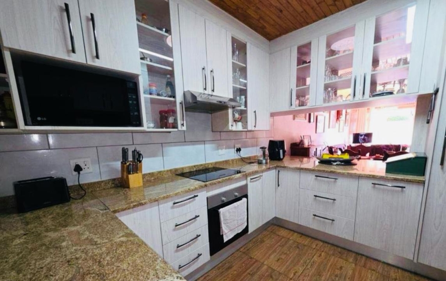 3 Bedroom Property for Sale in Monument Gauteng