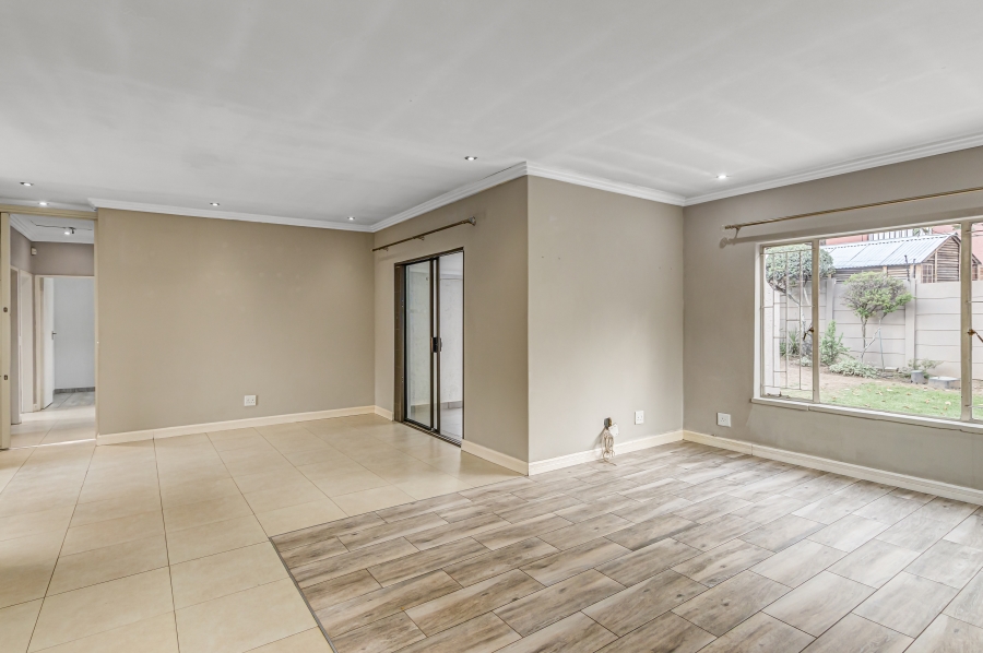 To Let 4 Bedroom Property for Rent in Olivedale Gauteng