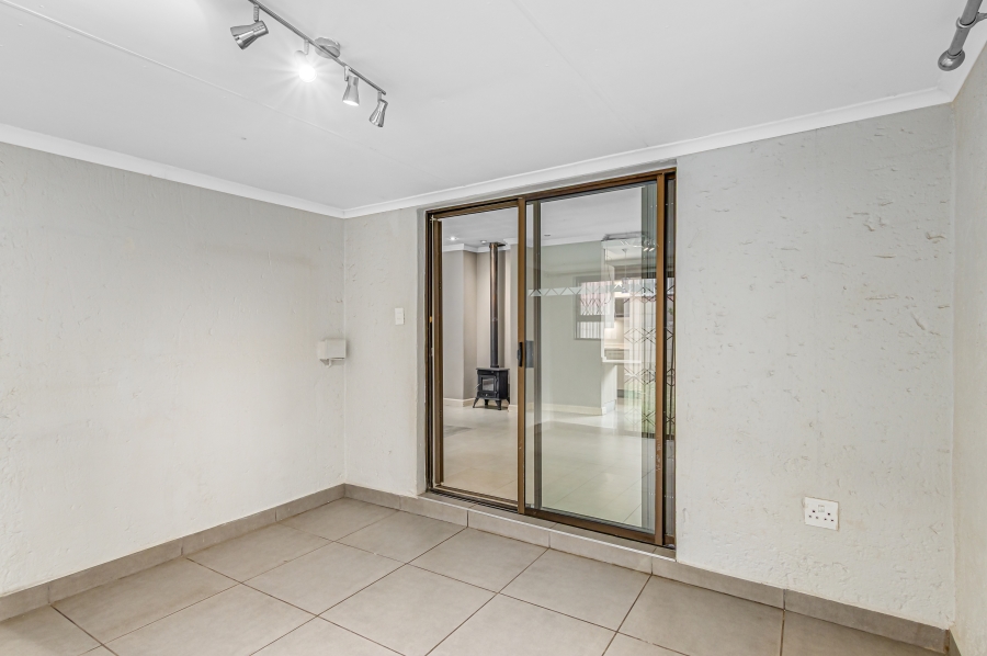 To Let 4 Bedroom Property for Rent in Olivedale Gauteng