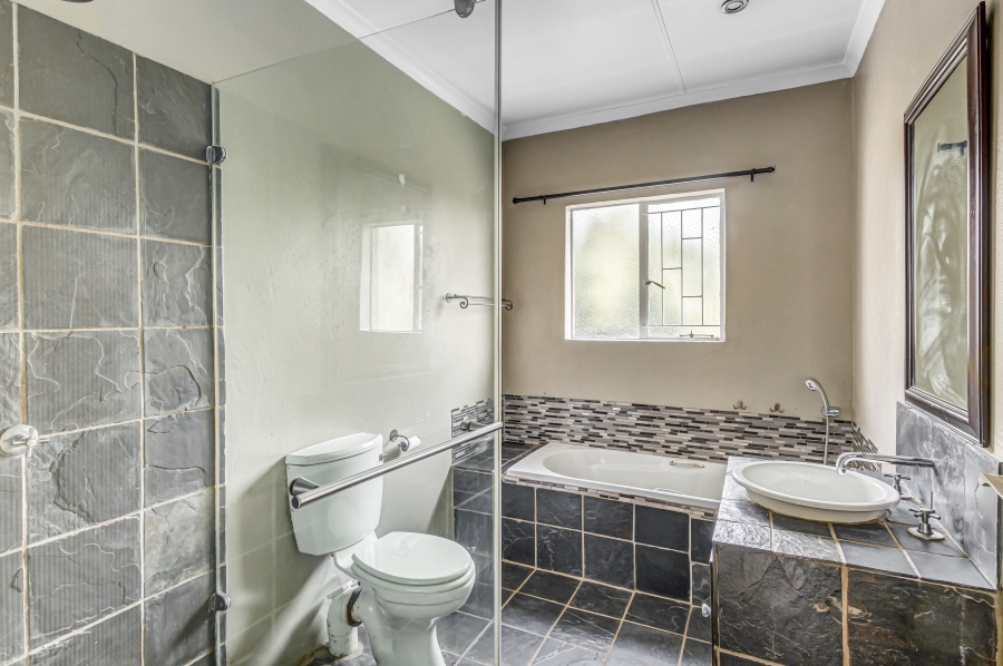 To Let 4 Bedroom Property for Rent in Olivedale Gauteng