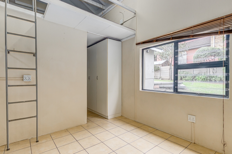To Let 4 Bedroom Property for Rent in Olivedale Gauteng