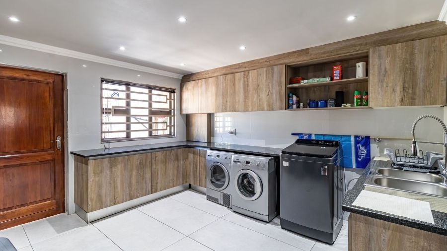 3 Bedroom Property for Sale in Morehill Gauteng