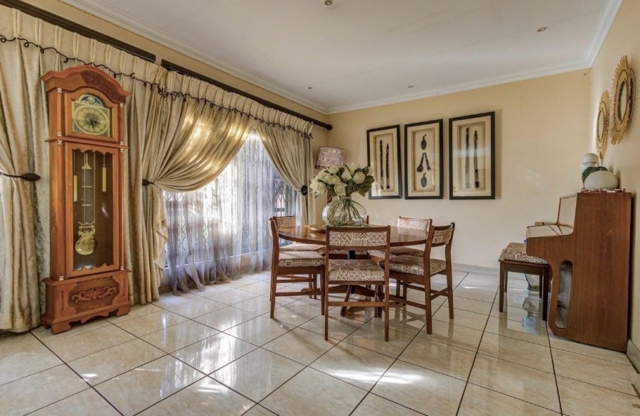 To Let 4 Bedroom Property for Rent in Glen Marais Gauteng
