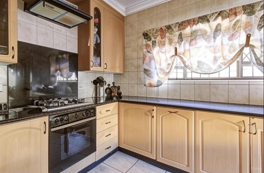 To Let 4 Bedroom Property for Rent in Glen Marais Gauteng