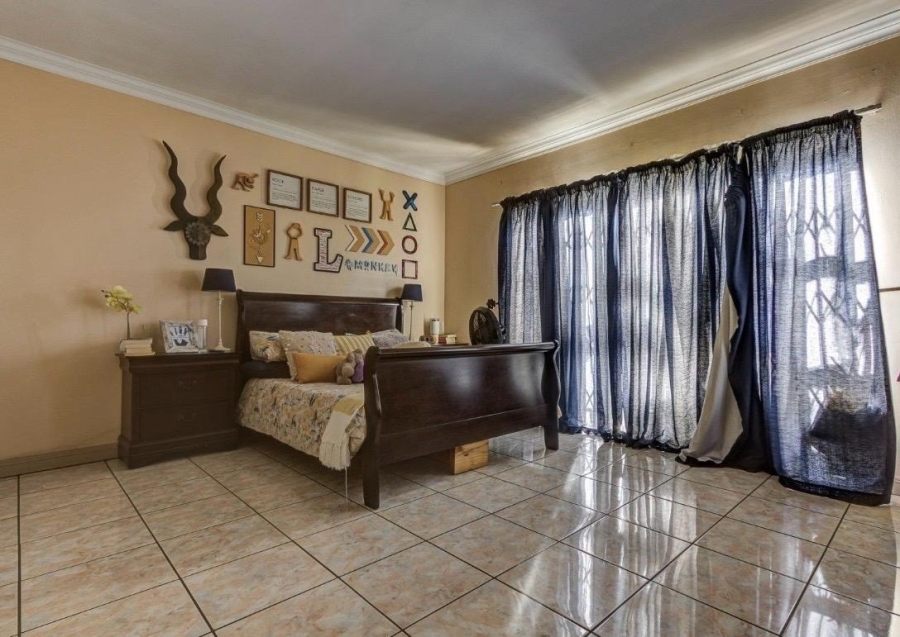 To Let 4 Bedroom Property for Rent in Glen Marais Gauteng