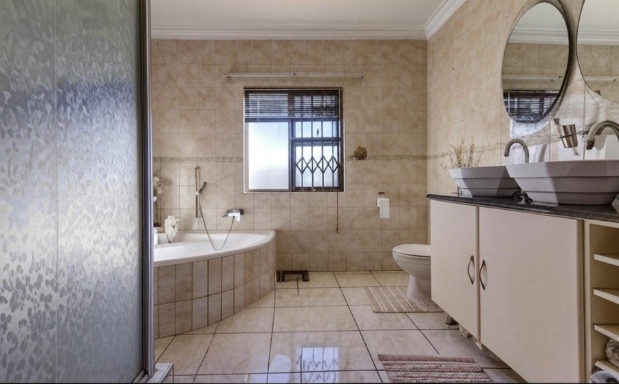 To Let 4 Bedroom Property for Rent in Glen Marais Gauteng