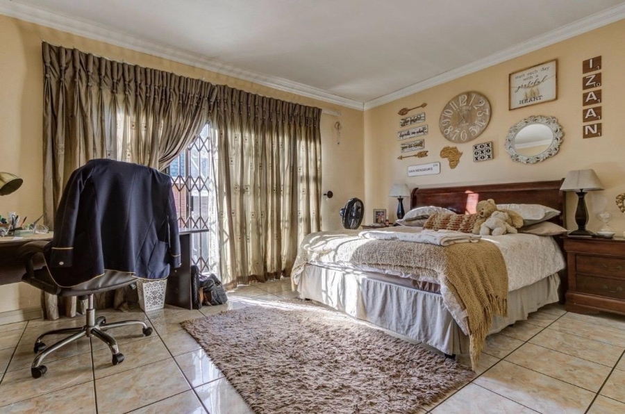 To Let 4 Bedroom Property for Rent in Glen Marais Gauteng