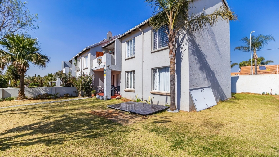 3 Bedroom Property for Sale in Glen Marais Gauteng