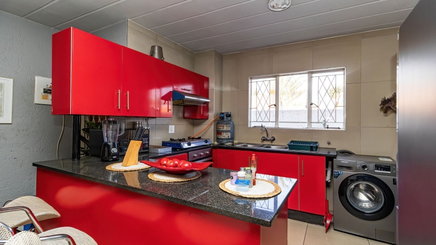 3 Bedroom Property for Sale in Glen Marais Gauteng