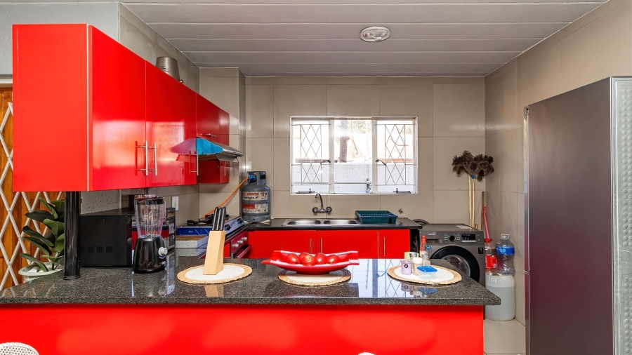 3 Bedroom Property for Sale in Glen Marais Gauteng