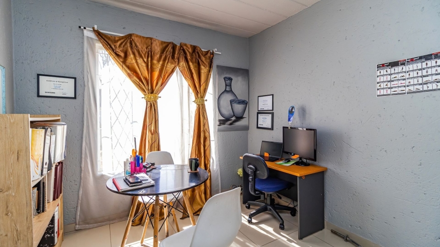 3 Bedroom Property for Sale in Glen Marais Gauteng