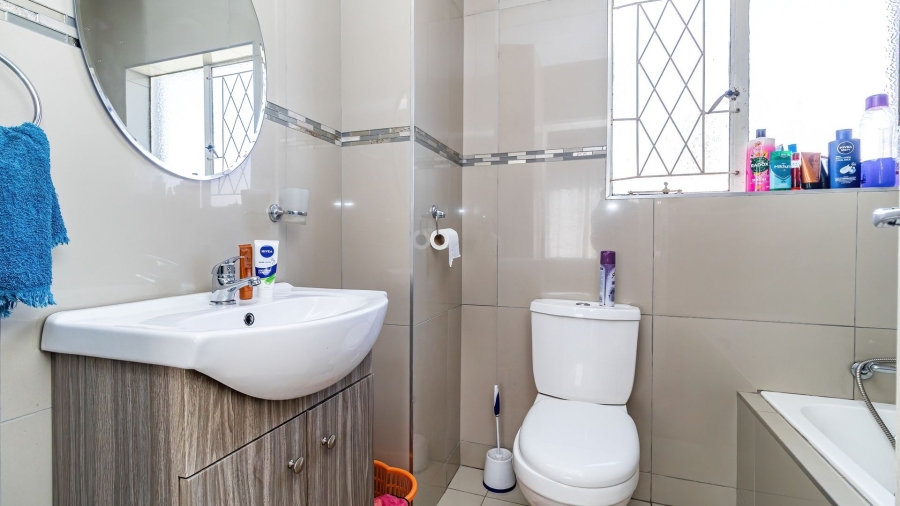 3 Bedroom Property for Sale in Glen Marais Gauteng