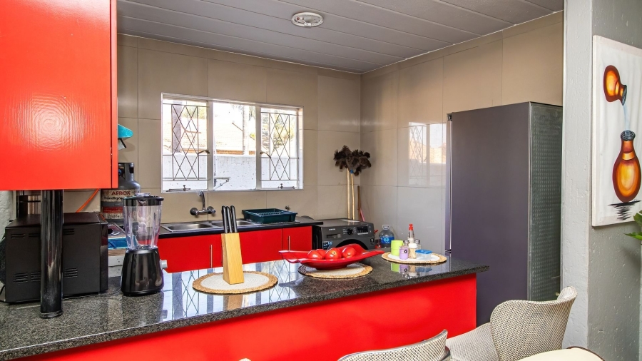3 Bedroom Property for Sale in Glen Marais Gauteng