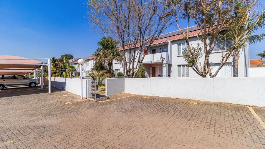 3 Bedroom Property for Sale in Glen Marais Gauteng