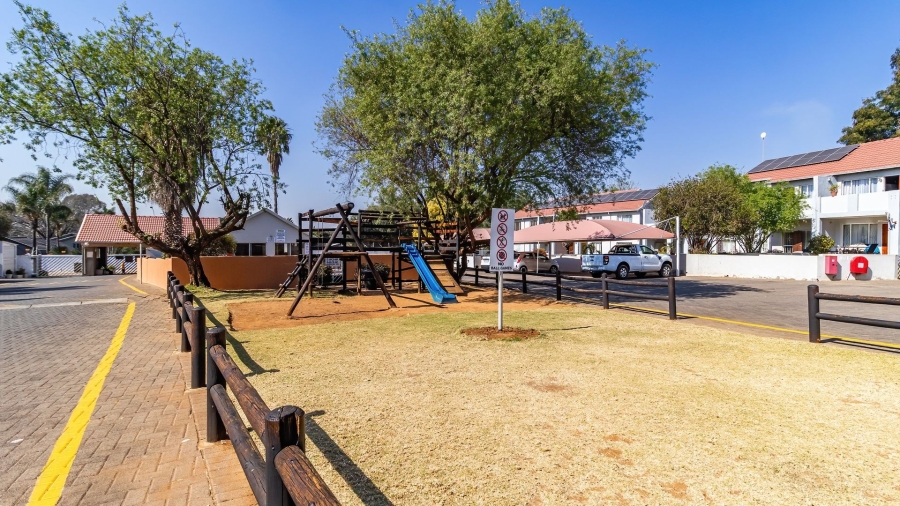 3 Bedroom Property for Sale in Glen Marais Gauteng