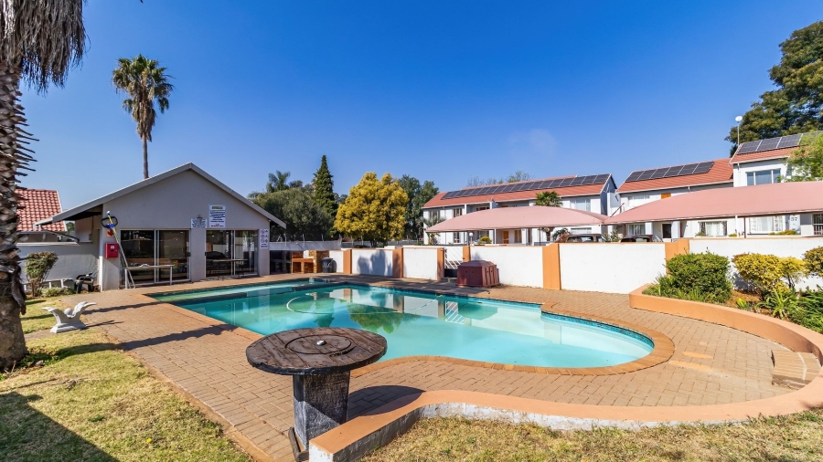 3 Bedroom Property for Sale in Glen Marais Gauteng