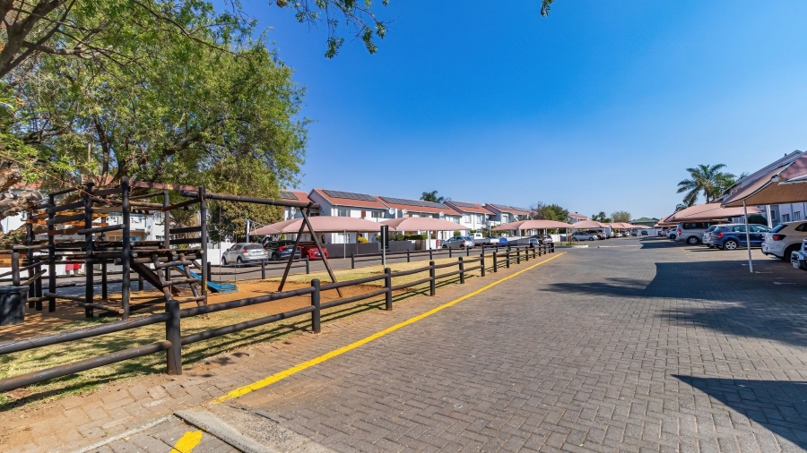 3 Bedroom Property for Sale in Glen Marais Gauteng