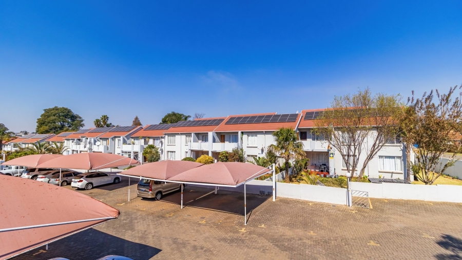 3 Bedroom Property for Sale in Glen Marais Gauteng
