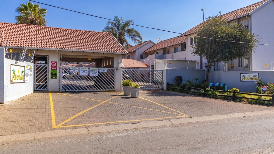 3 Bedroom Property for Sale in Glen Marais Gauteng