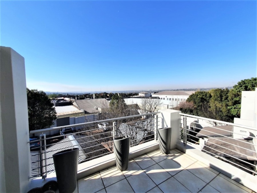 1 Bedroom Property for Sale in Douglasdale Gauteng