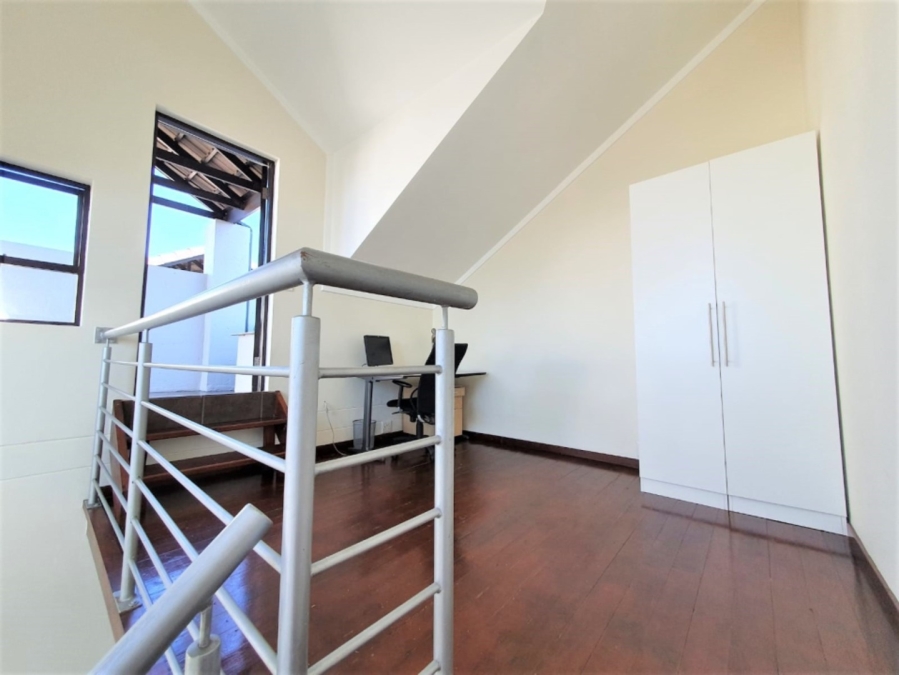 1 Bedroom Property for Sale in Douglasdale Gauteng